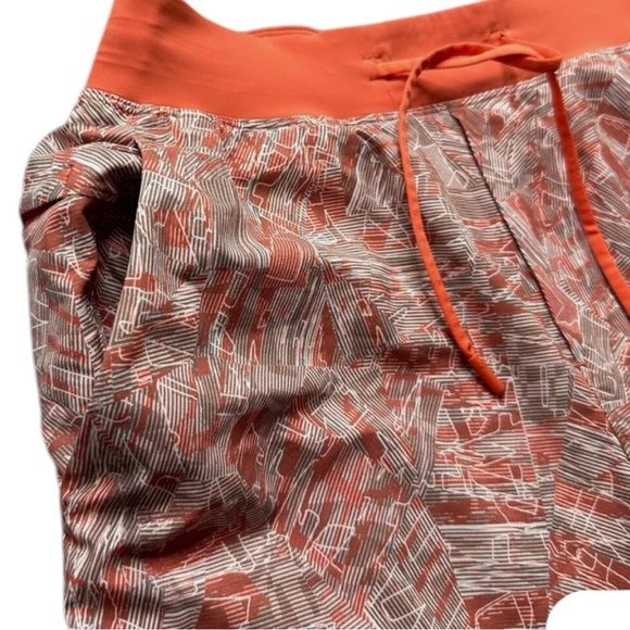 LULULEMON T.H.E. Short 9" Linerless Training Athletic Shorts in Orange Size S - Picture 4 of 8